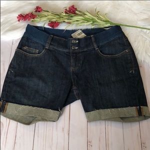 Elly B by Olian maternity shorts size L NWT  *fits like a Medium*